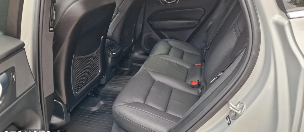 Volvo XC 60 cena 188000 przebieg: 6600, rok produkcji 2023 z Ostrów Wielkopolski małe 704